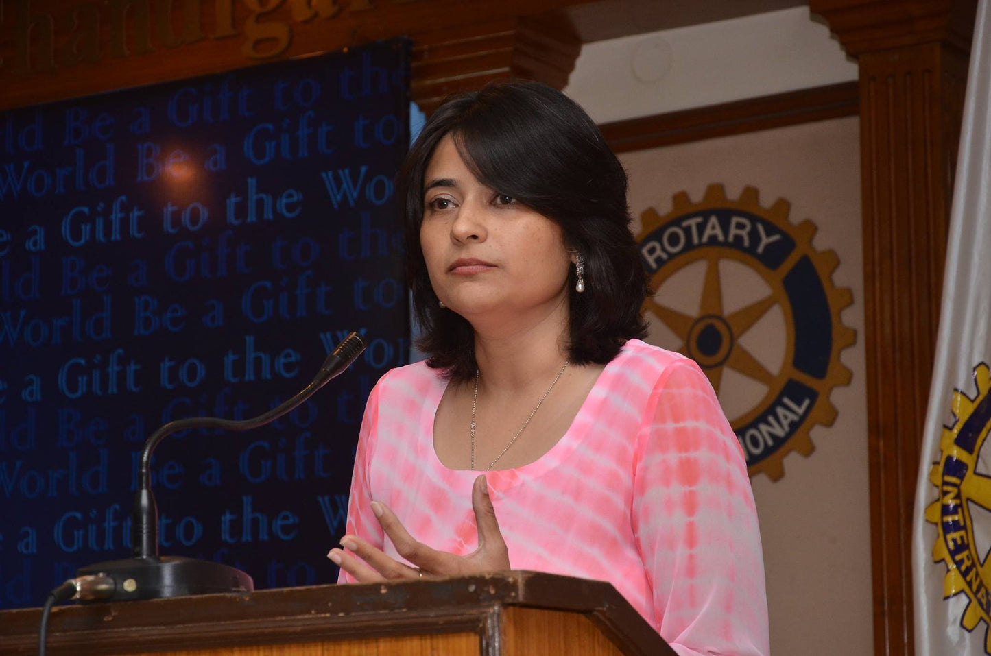 Public Speaking Mastery for Women – Speak with Power & Influence